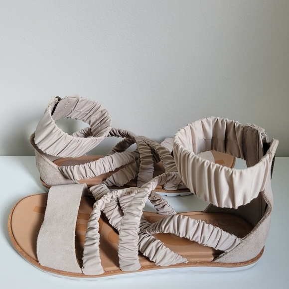 Sorel Ella II Ankle Strap Sandals Women’s Size 7 Ruched Taupe Gray - Picture 3 of 6